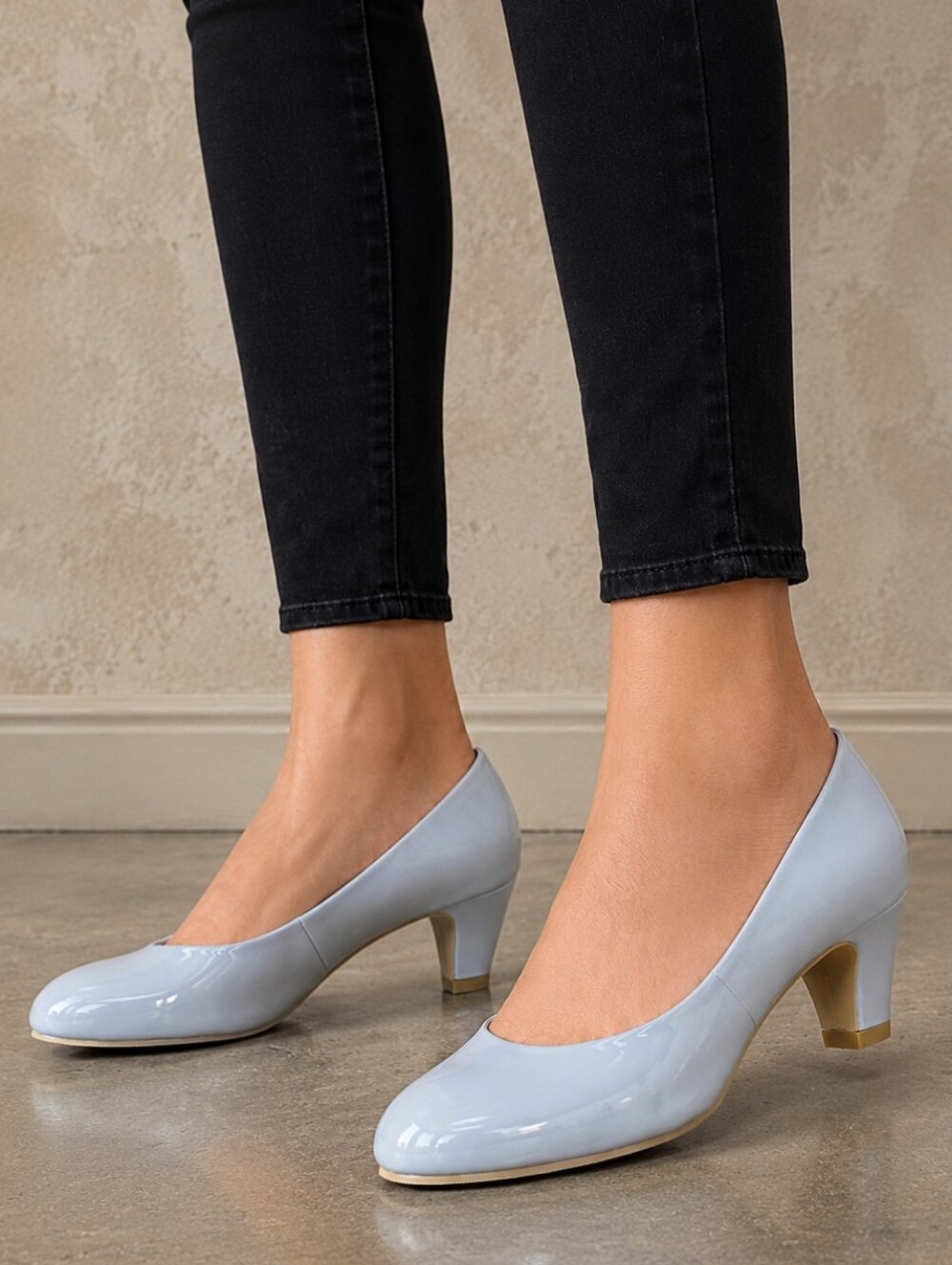 Journee Collection Luu Y2K Feminine Minimalist Kitten Heel Comfort Pumps